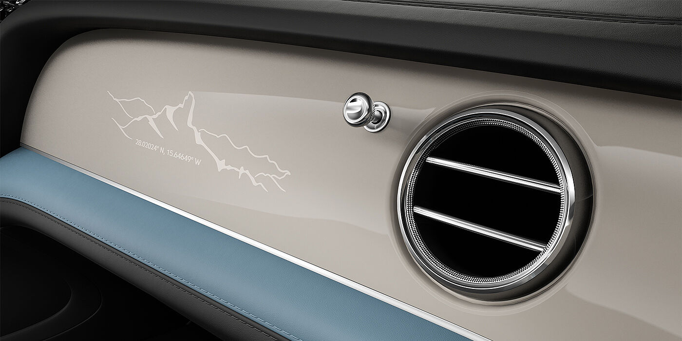Bentley Hannover Bentley Bentayga Artenara Edition SUV Piano Linen veneer with Artenara detail and Linen and Beluga Black hides with Light Blue accents