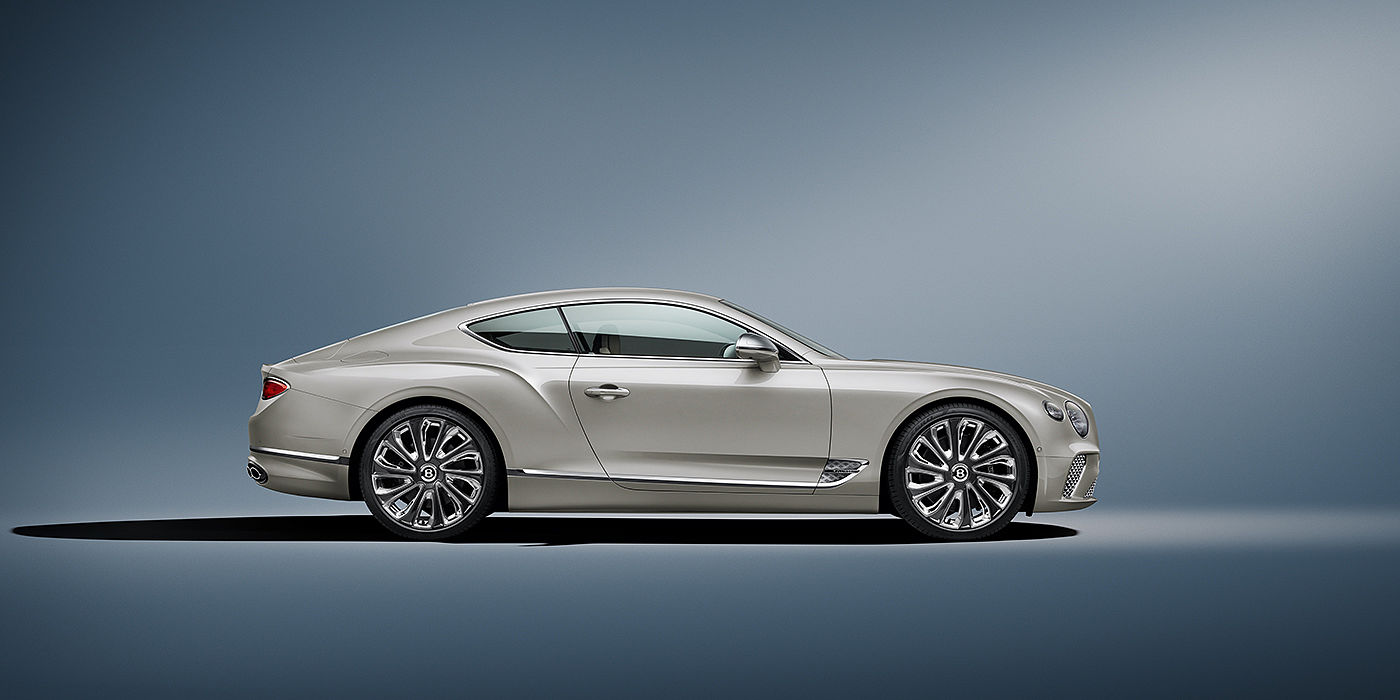 Bentley Hannover Bentley Continental GT Mulliner coupe in White Sand paint front 34