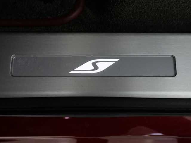 23:Bentley Bentayga S V6 Hybrid, SUV, Candy Red, Bentley Hannover