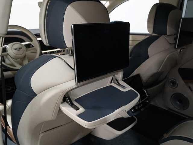 27:Bentley Bentayga EWB Azure V8, SUV, Aegean Blue, Bentley Hannover