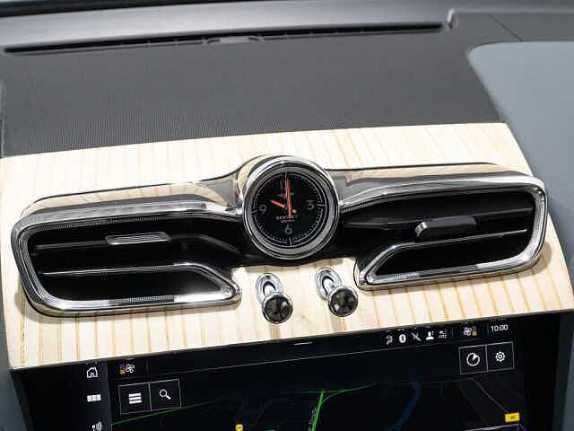 21:Bentley Bentayga EWB Azure V8, SUV, Aegean Blue, Bentley Hannover