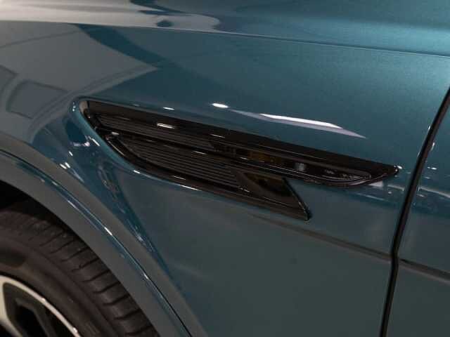 14:Bentley Bentayga EWB Azure V8, SUV, Aegean Blue, Bentley Hannover