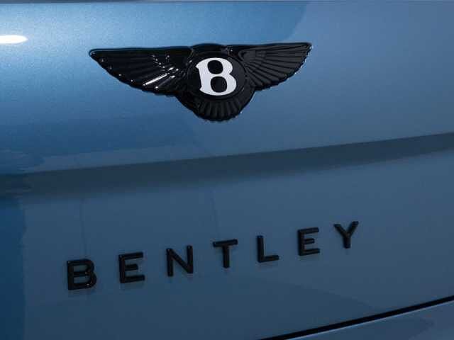 18:Bentley Flying Spur Azure V8 Hybrid, Limousine, Light Windsor Blue, Bentley Hannover