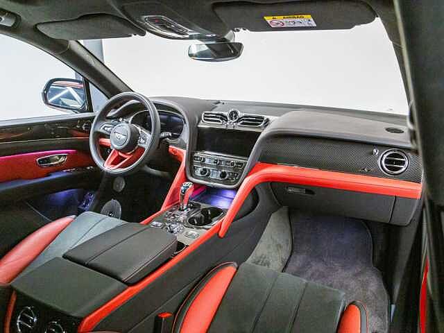 1:Bentley Bentayga S V8, SUV, Candy Red, Bentley Hannover