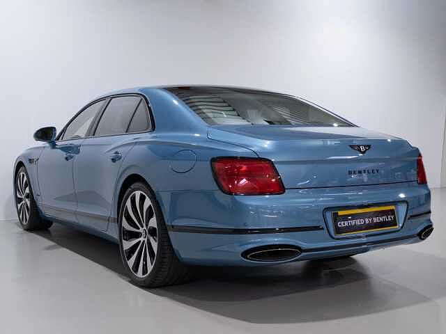 2:Bentley Flying Spur Azure V8 Hybrid, Limousine, Light Windsor Blue, Bentley Hannover