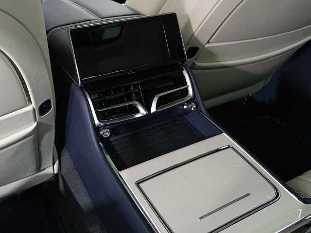 27:Bentley Flying Spur Azure V8 Hybrid, Limousine, Light Windsor Blue, Bentley Hannover