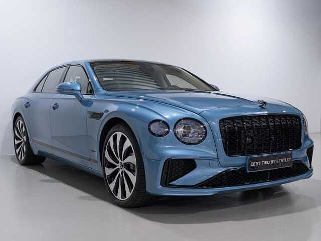 0:Bentley Flying Spur Azure V8 Hybrid, Limousine, Light Windsor Blue, Bentley Hannover