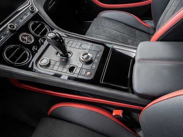 16:Bentley Continental GT Speed First Edition V8 Hybrid, Coupé, Dragon Red II, Bentley Hannover