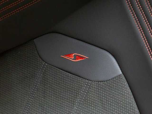 25:Bentley Bentayga S V8, SUV, Candy Red, Bentley Hannover