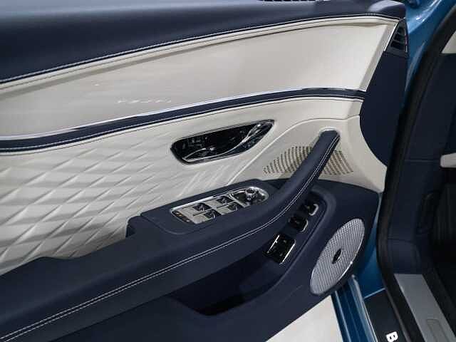 22:Bentley Flying Spur Azure V8 Hybrid, Limousine, Light Windsor Blue, Bentley Hannover
